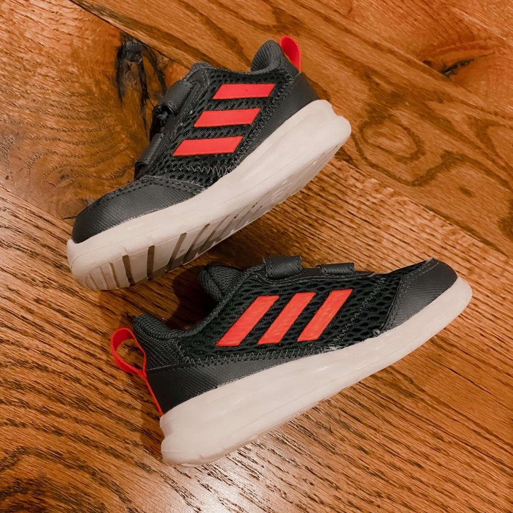 KIDS ADIDAS DURAMO SL SNEAKER SIZE 7